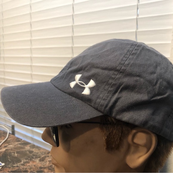 Under Armour  Women’s Black w/flecks of gray Baseball Hat Size Adjustable - Picture 9 of 12